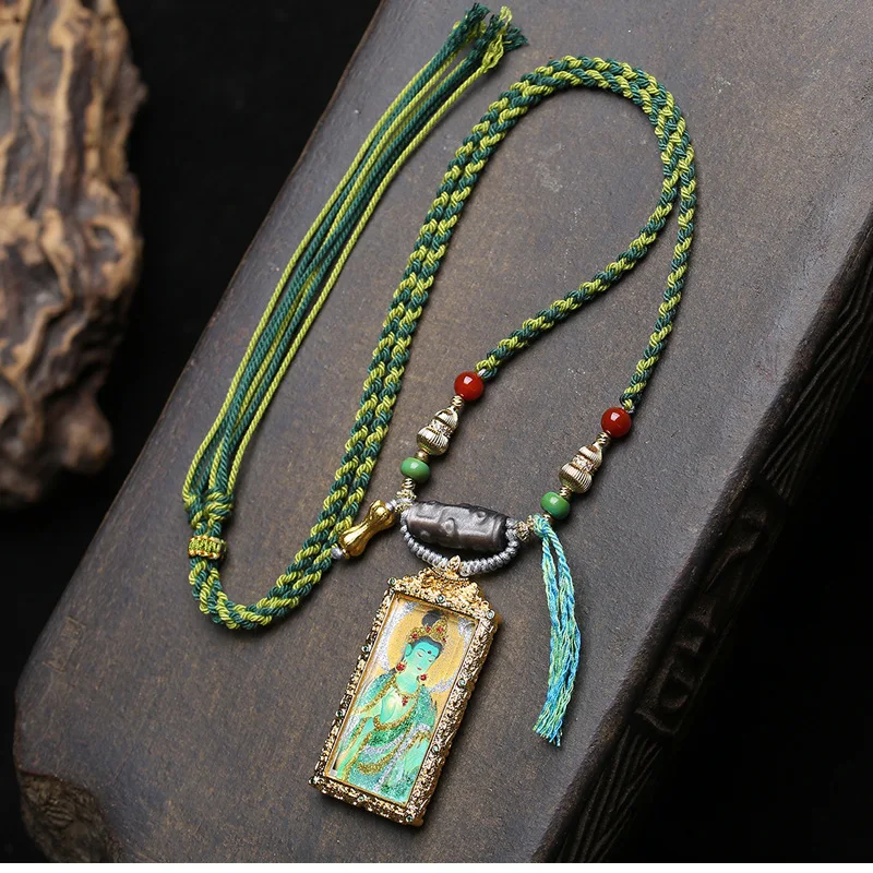Tibetan cultural relic, Green Tara Little Thangka Buddha pendant, sweater chain, obsidian red agate necklace