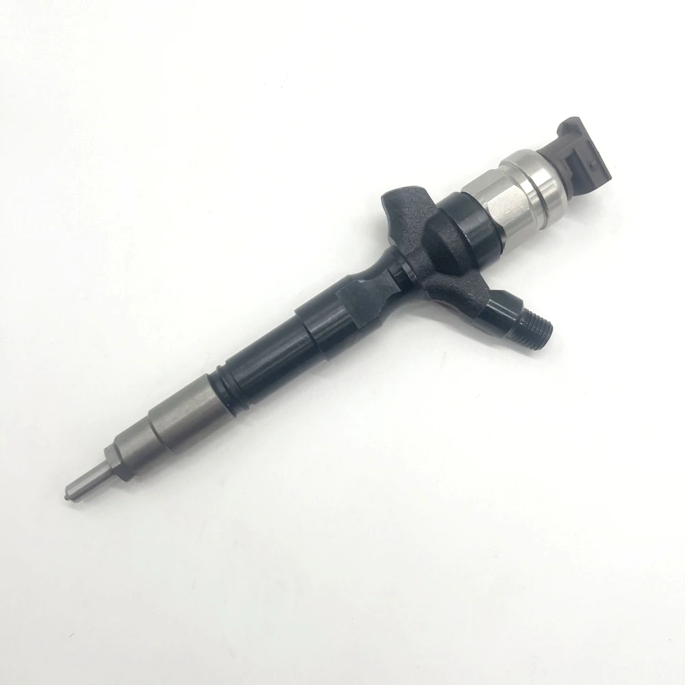 Diesel Common Rail Injector 095000-5880 23670-39095 095000-5881 23670-39096 23670-30050 for Toyota 2KD Toyota Hilux Vig 2KD