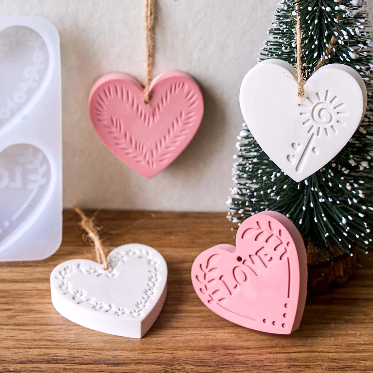 Heart Pattern Listing Silicone Mold DIY Handmade Love Tag Keyring Aromatherapy Gypsum Resin Craft Casting Molds Home Decor