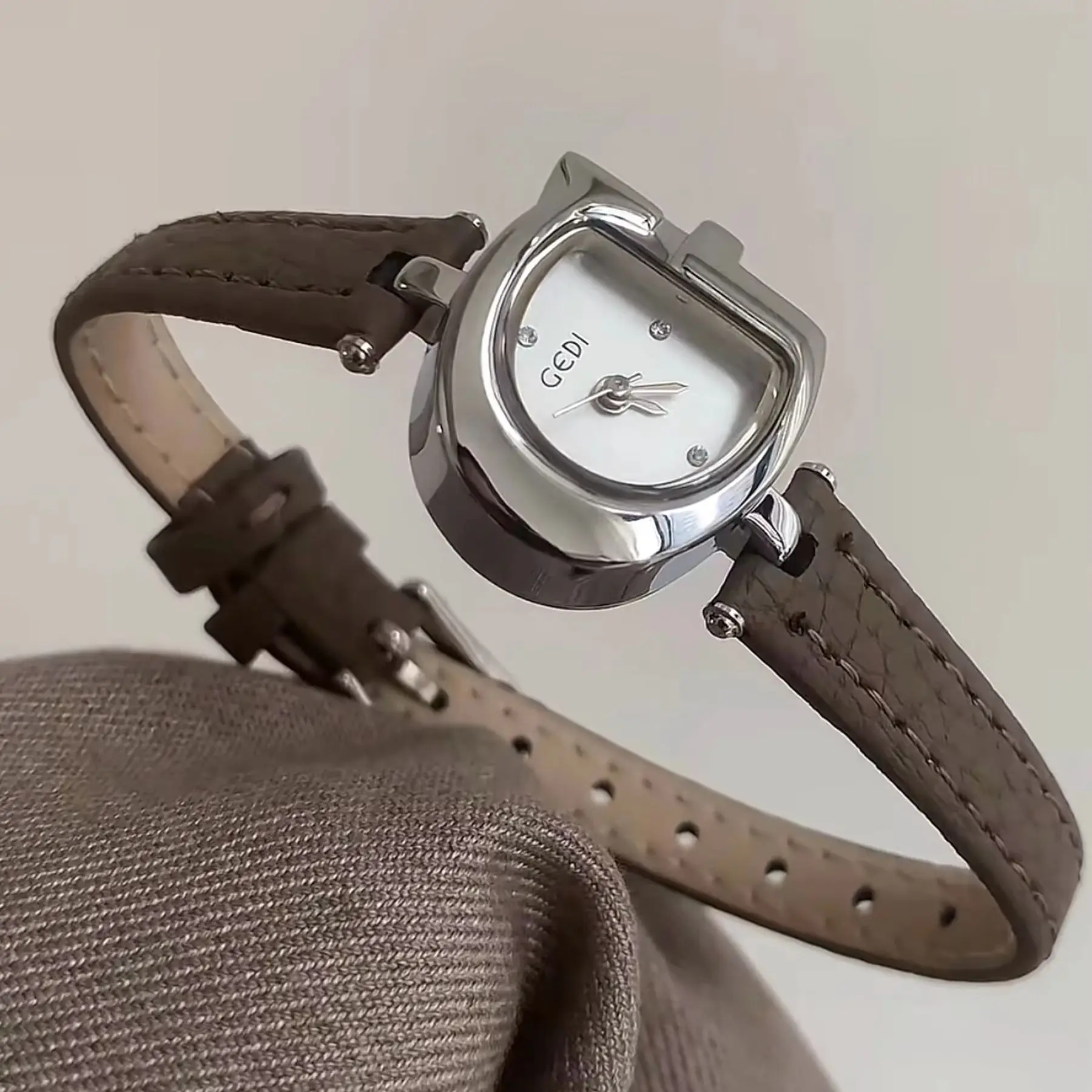 Unique Shape Women Watch Leather Strap Quartz Wristwatch Mini Diamond Dial Minimalist Elegant Ladies Dress Watch Clock Gift