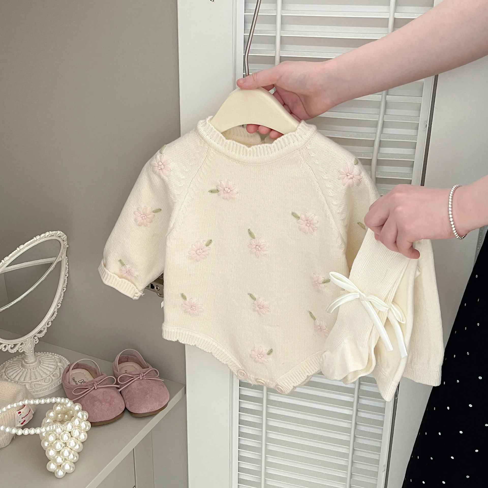 Baby Spring and Autumn Sweater Girls Fashion Embroidered Flower Jumpsuit Korean Baby Sweet Knitted Rompers