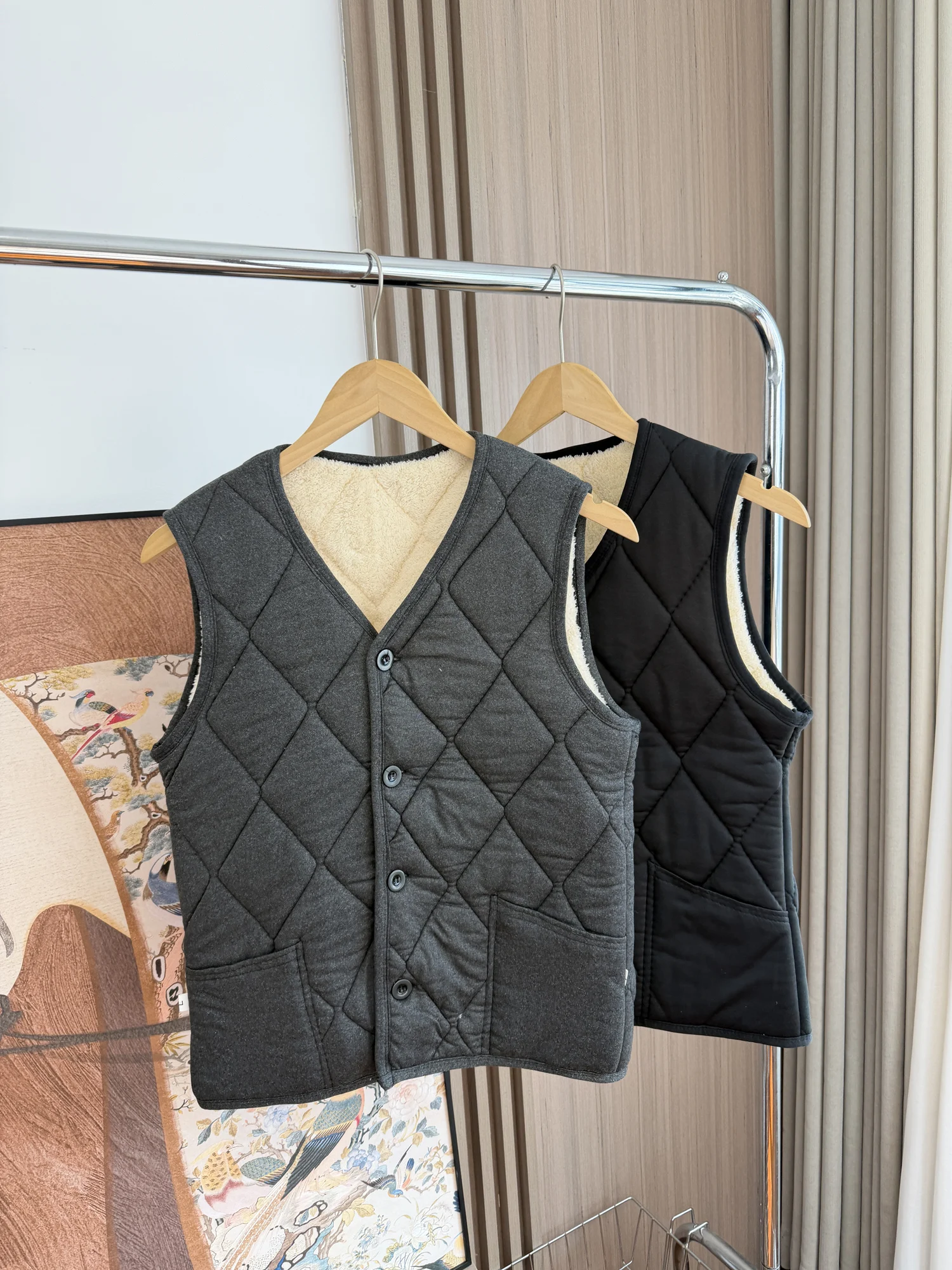 

Thiened Fce Lined Casual Vest Men's Faion Urban Sle Winter V-ne Stand Fit Pure Color Versatile Inner Wear Thermal