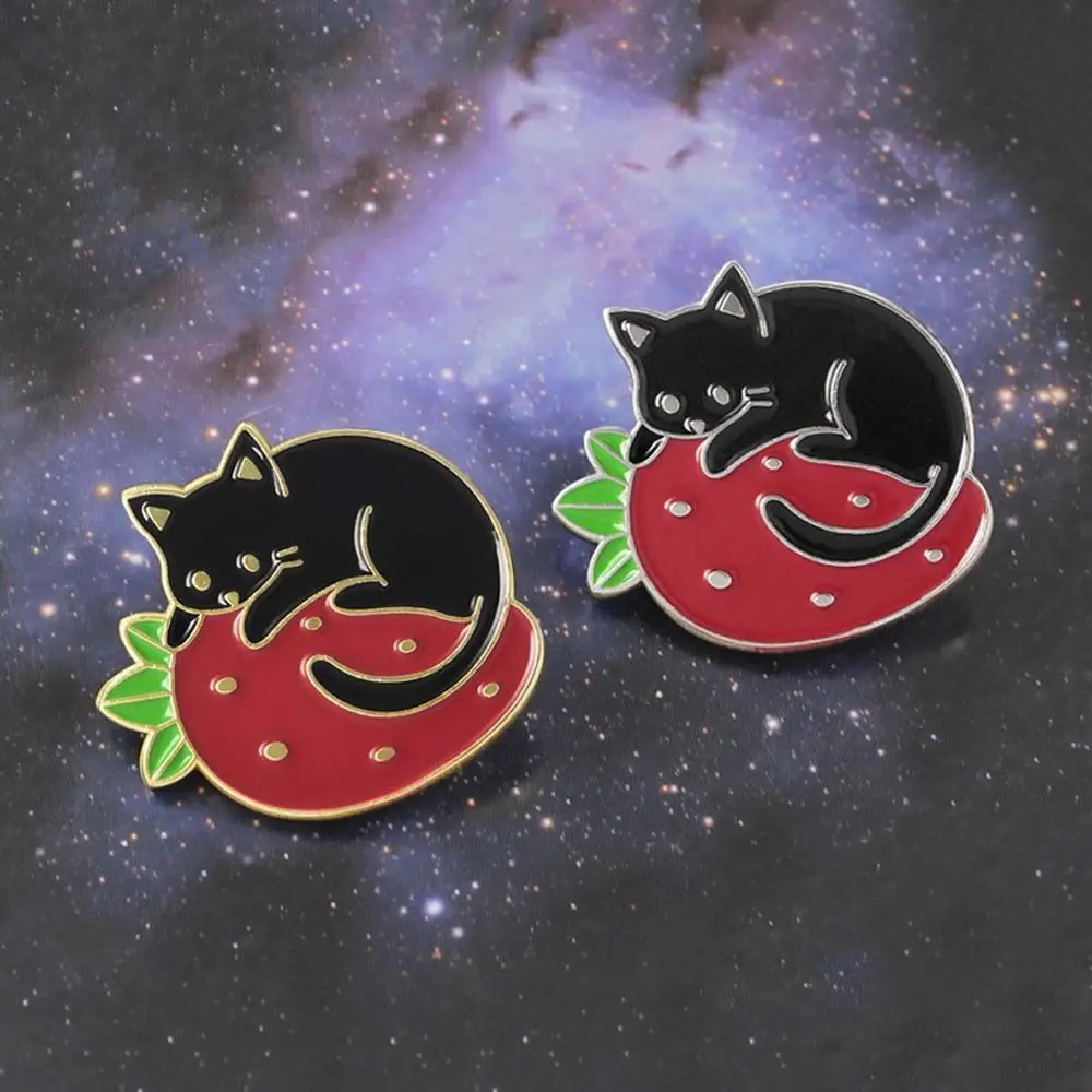 Hadiah kartun untuk wanita pria stroberi lencana Pin kerah Pin hitam kucing kerah bros kucing bros kucing bros Pin Enamel Pin