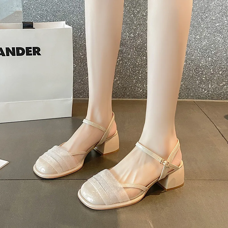 2024 Spring New Online Influencer Fashion Gentle Elegant French Closed Toe Sandals One-Suit Skirt Western Style Low Heel Shoes