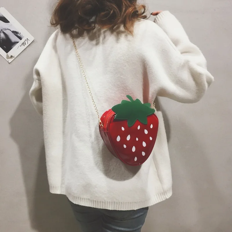 Women Shoulder Bag Strawberry Shape Designer Bag New Fashion Pu Leather Chain Crossbody Bag Girls Cute Fruit Purses and Handbag