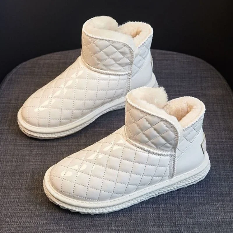 Bottes de neige chaudes en peluche pour femmes, chaussures d'hiver décontractées, rinçage, mode, chaussures à plateforme, nouveau, 2024