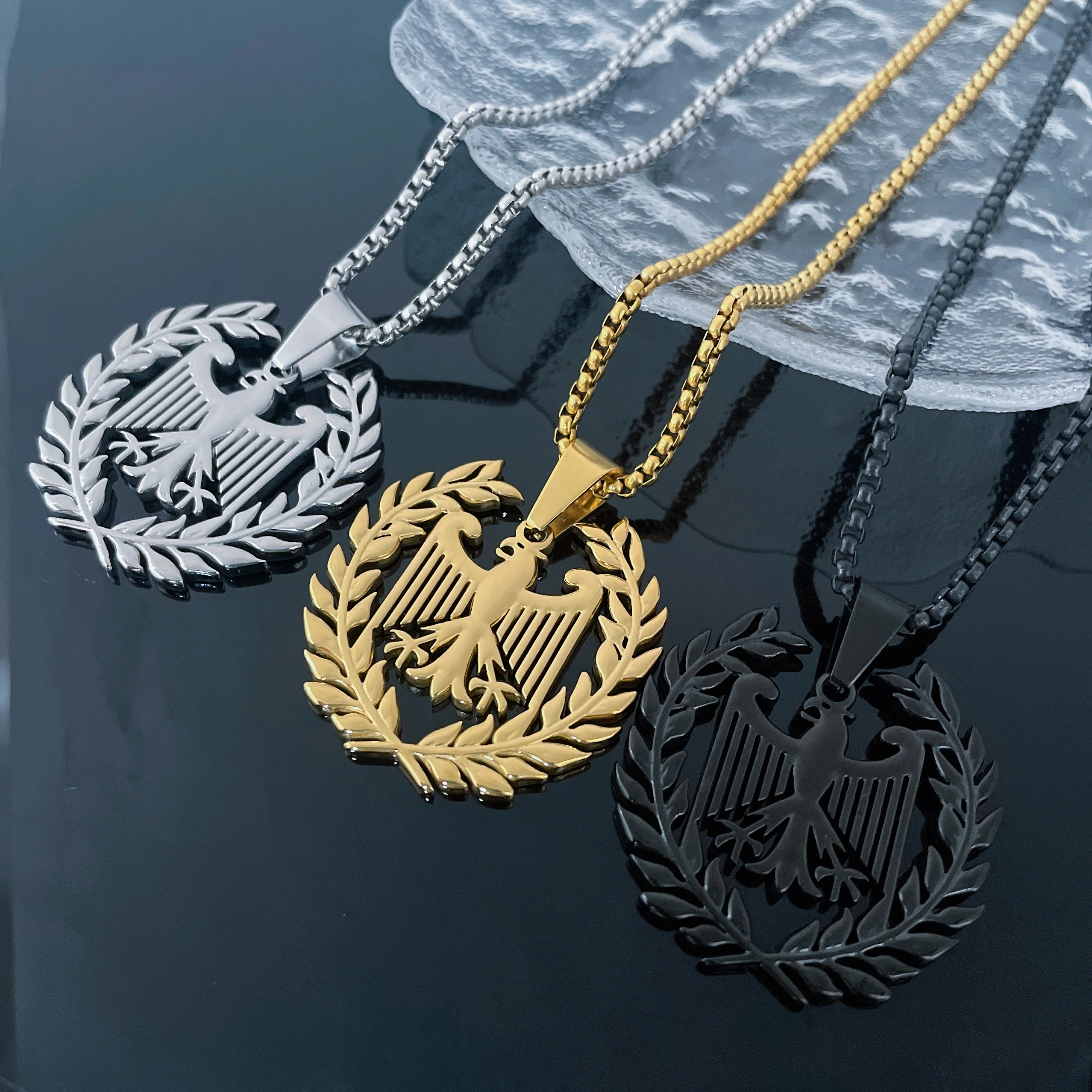 جديد الألمانية النسر الأسلحة العلم قلادة قلادة للرجال النساء الفولاذ المقاوم للصدأ ألمانيا الوطنية مجوهرات اكسسوارات هدايا بالجملة