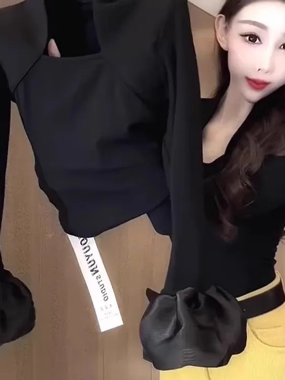 

Женская футболка с длинным рукавом и квадратным вырезом, облегающая, однотонная, базовая, для ношения под одеждой, осенняя коллекция 2025, новый простой дизайн