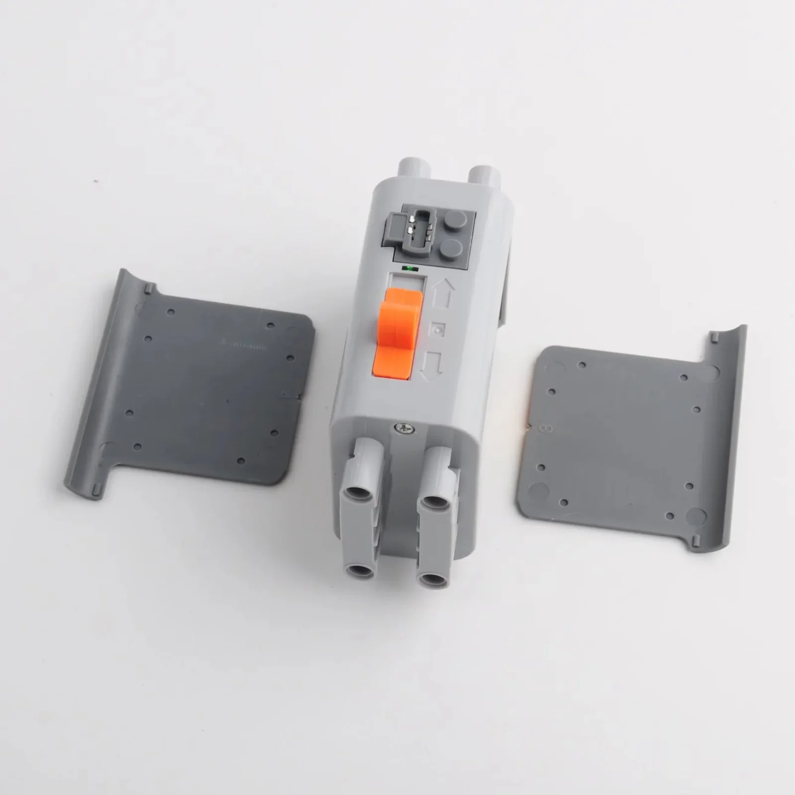 DIYmall 8881 Caja de pilas AA Funciones de alimentación MOC para automóviles robóticos compatibles con legoeds y todos los bloques de construcción