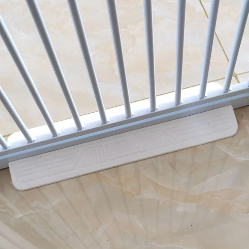 E7CE Plastic Triangular Pet Gate Reinforcement Accessories for Secure Door Threshold and Safety Pet Gate