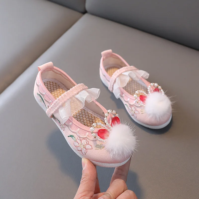 Children Vintage Hanfu Shoes Traditional Chinese Style Girls Flowers Embroidered Student Flats Princess Hairball Slip on Loafers