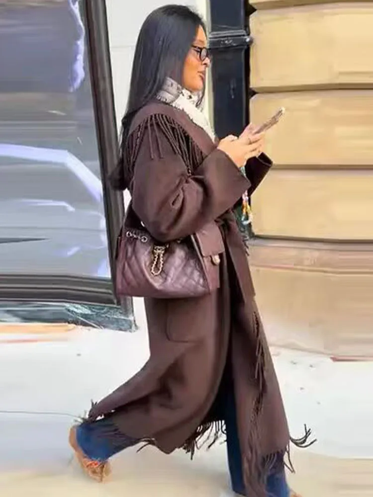 เสื้อโค้ทขนสัตว์สไตล์เรโทรแฟชั่นใหม่สำหรับผู้หญิง ดีไซน์อเนกประสงค์ แต่งพู่ พร้อมเข็มขัดและกระเป๋า แขนยาว สไตล์ลำลอง เหมาะกับสาวๆที่ชอบความมีสไตล์