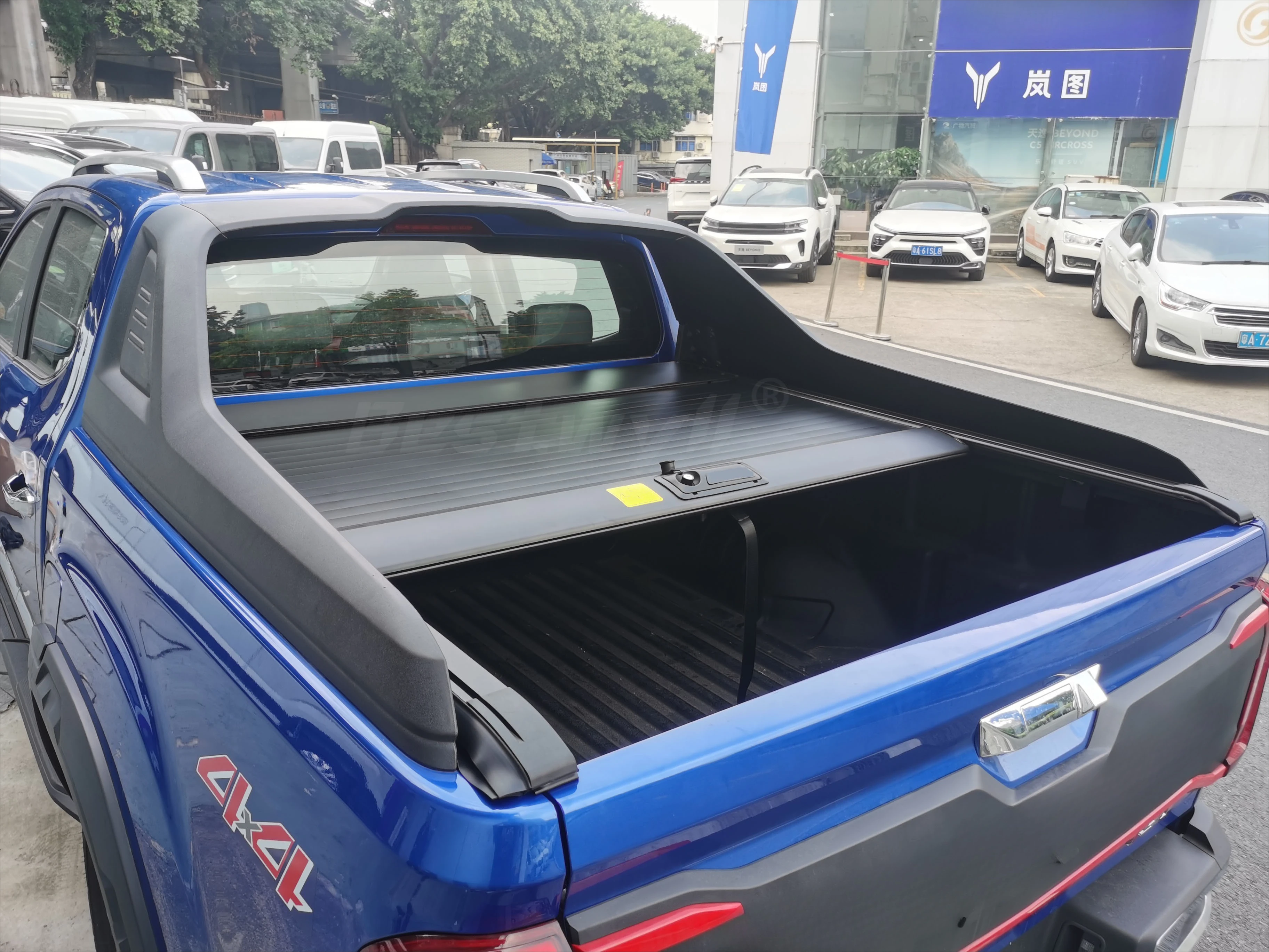 Accessories Ute Truck Bed Retractable Tray Lid Roller Back Rear Hand Manual Pick Up Tonneau Cover For LDV Maxus T90 F94