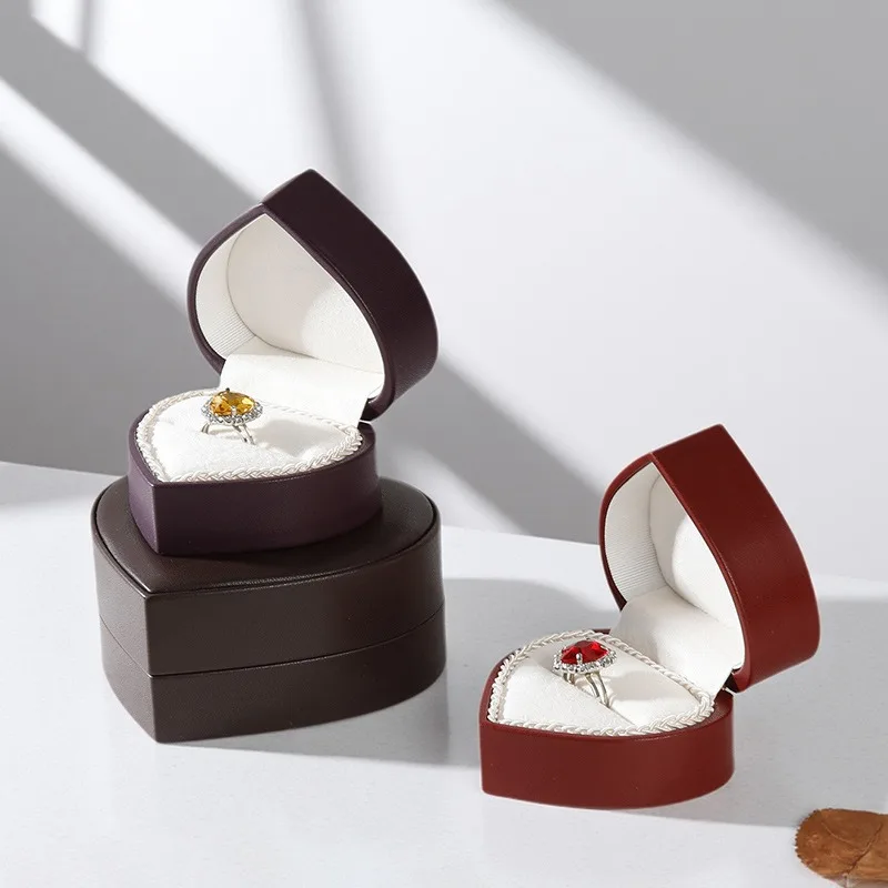 

Velvet Pendant Box Elegant Heart-Shaped Jewelry Box Wedding Ring Box Compact For Store Display Engagement Dressing Table