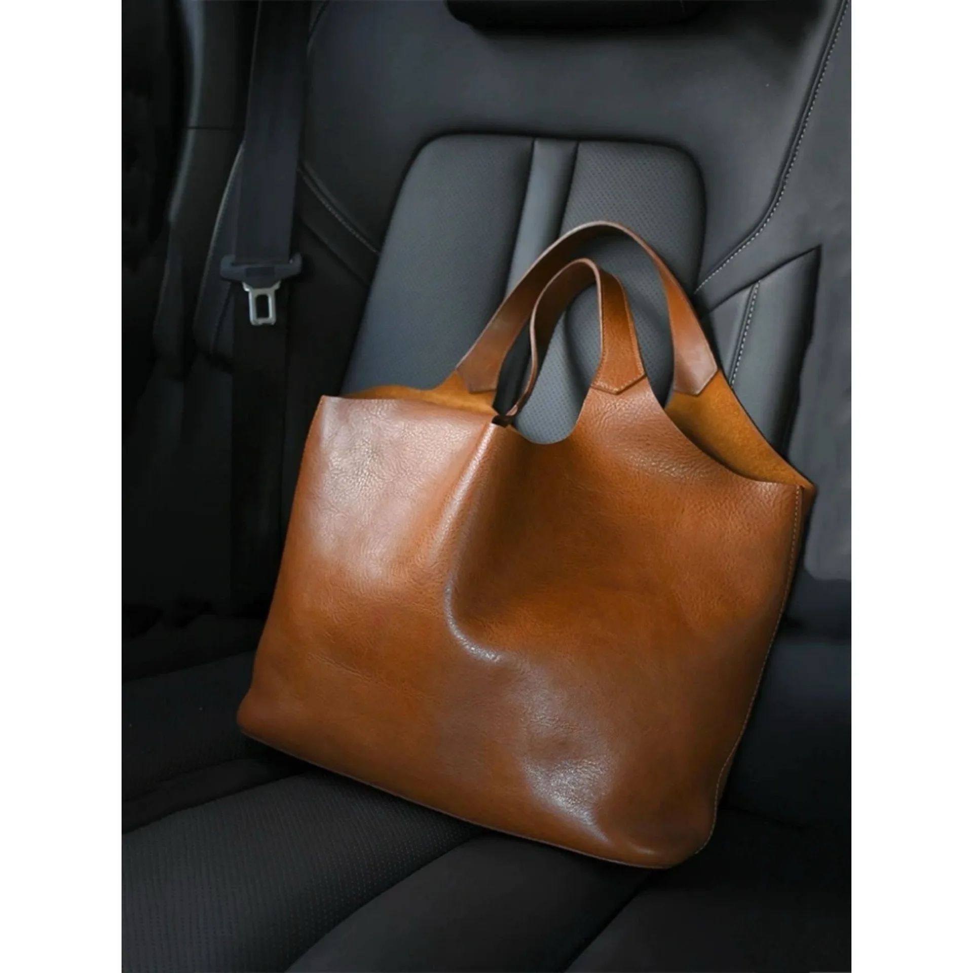 2026 New Model Tote Bag Women's Large Capacity PU Commuting Bag Simple Leisure Shoulder Bag Korean Lazy Style Shopping Handbag