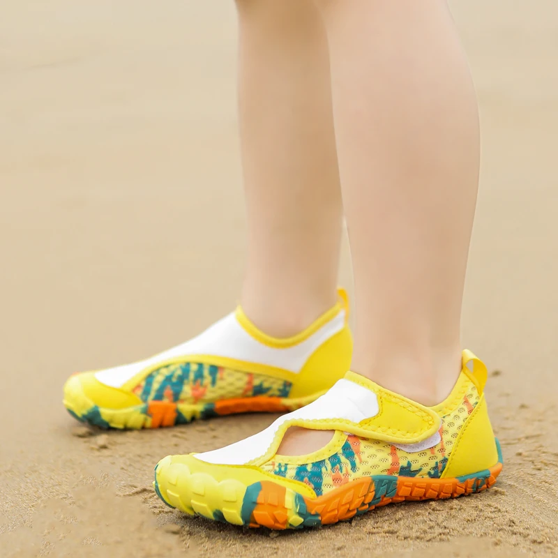 Children's aqua shoes Outdoor beach swimming shoes Water sports shoes Light speed interference water shoes 25-38 size water shoe