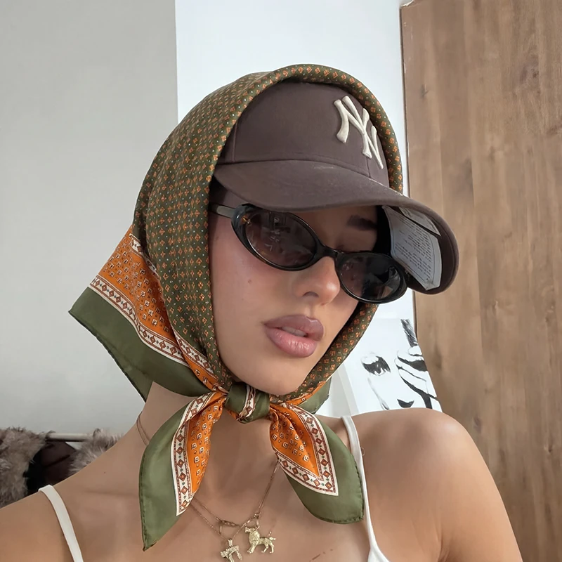 

Geometric Dot Patchwork Square Scarf Satin Silk Lightweight Bandana for Women Summer Beach Vacation Neck Hairband Accessory