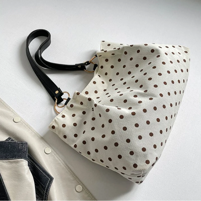 Canvas-Umhängetasche mit Polka-Dot-Print, Damen-Shopper mit großer Kapazität, koreanische Nischen-Handtasche mit vielseitiger Magnetschnalle – Detail 4