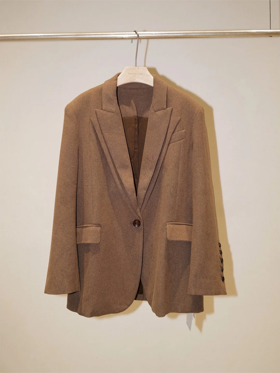 

Retro Chestnut Woolen Suit Jaet Cleanfit Long Sve Women's Commute Applicable Double Collar 3D aped Coat