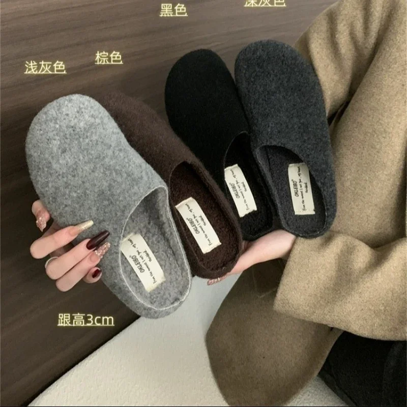 Zapatillas acogedoras de fieltro para mujer, ropa informal para interiores, nuevo Retro, Color sólido, parte inferior plana, diapositivas de gamuza a la moda, Birkent