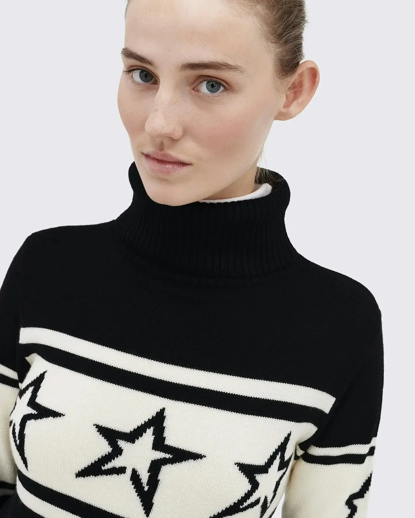 European and American women's high-end high neck sweater with star stitching pattern for warmth, knitted sweater