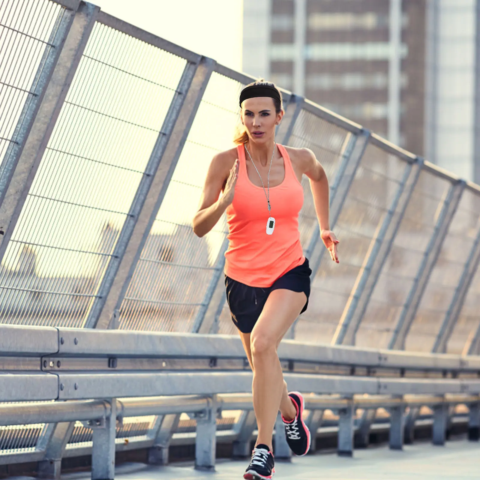 

1 комплект портативных миниатюрных пластиковых USB-шагомеров с клипсой для зарядки, счетчик шагов для спорта и ходьбы, точный подсчет шагов