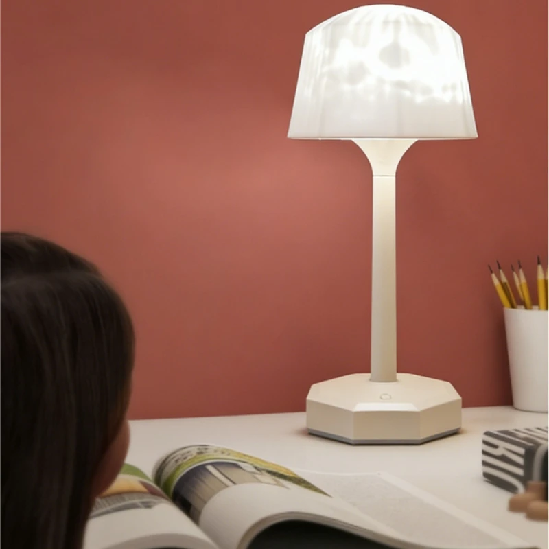 luminaria-de-projecao-noturna-romantica-para-mesa-de-cabeceira-com-efeito-de-ondulacao-de-Agua-e-luz-de-ambiente-sucesso-entre-celebridades-da-internet-para-casais