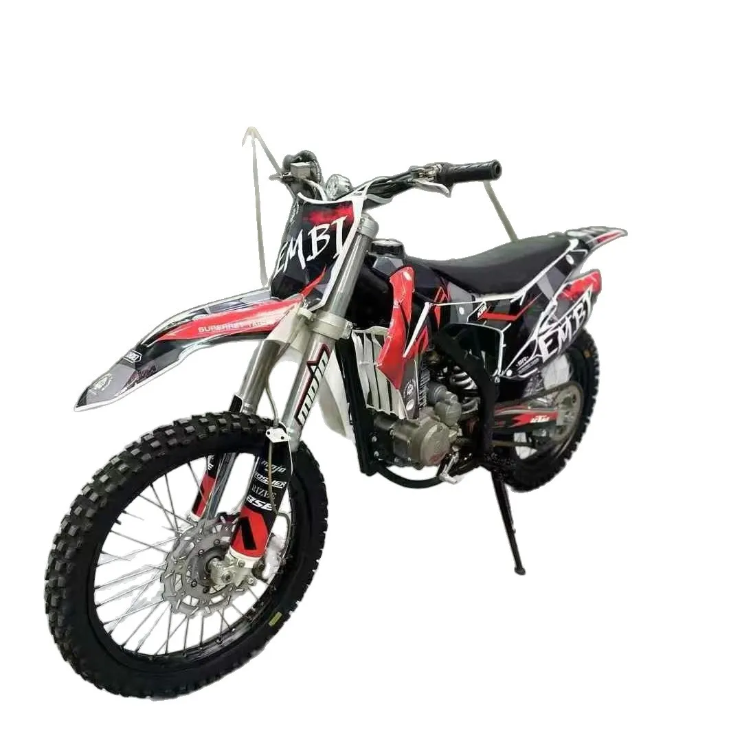 

Motorcycle, off-road performance, displacement 200cc 100 kilometers fuel consumption 3L speed 130km/H large fuel tank