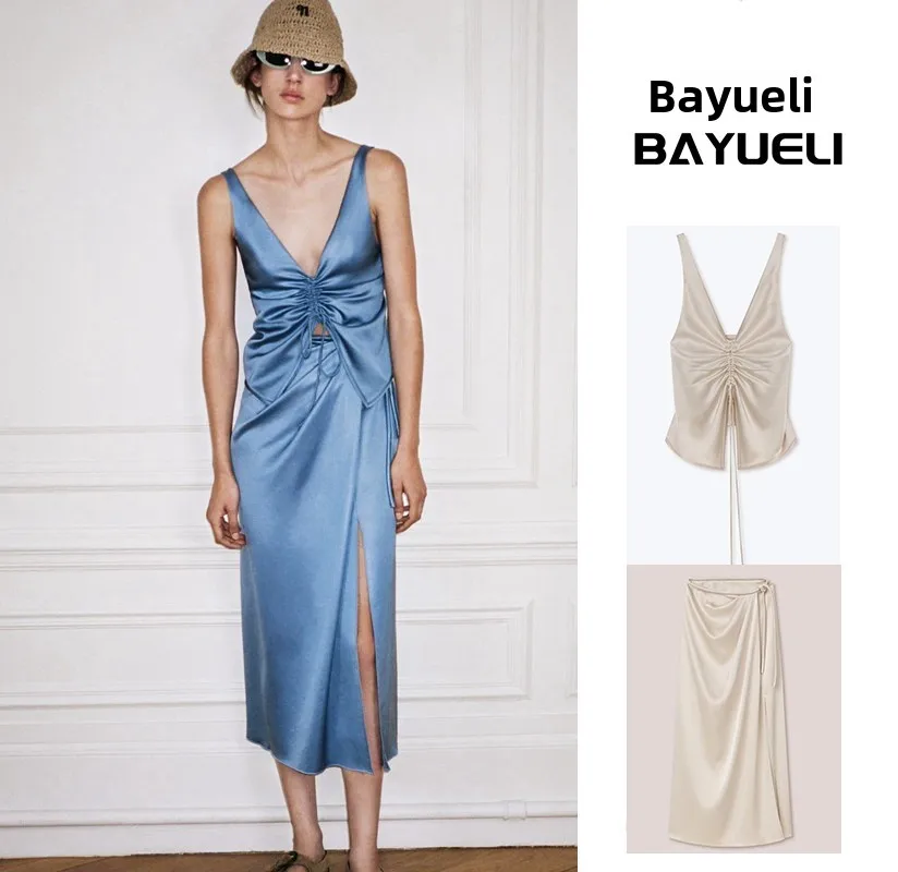 

Комплект из топа-майки с V-образным вырезом и юбки с завышенной талией из атласа Nanuka August, дизайн Dstring, для молодых женщин 25-35 лет