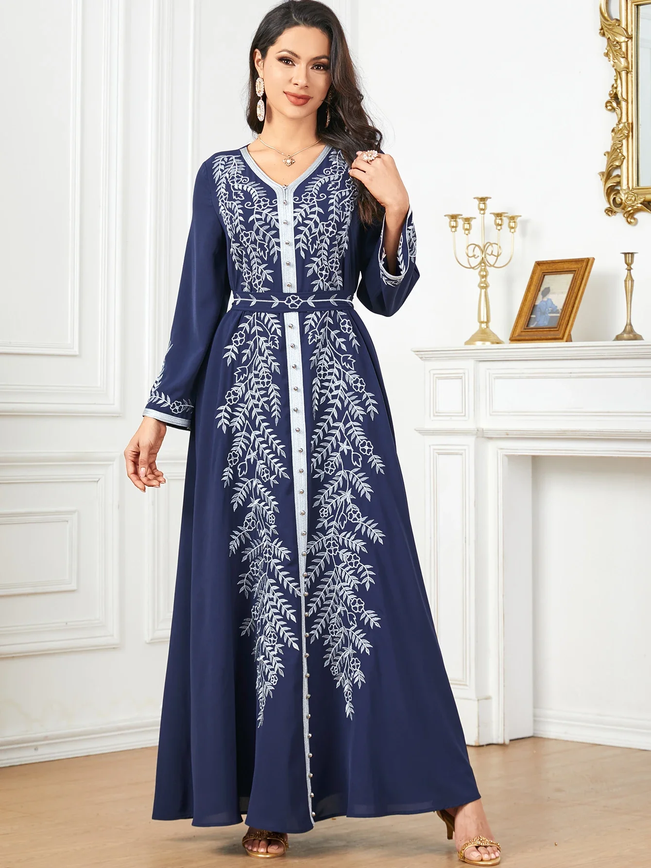 Eid Embroiery Dress for Women Muslim V Neck Lace-up Button Jalabiya Abaya Ramadan Long Dresses Robe Caftan Vestidos Largos 2024