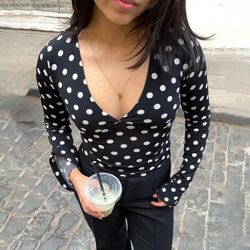 

Fmxires Fashion Polka Dot Short Tops Deep V-Neck Contrast Patchwork Slim Women T-Shirts Elegant Vacation Commute Streetwear Tops