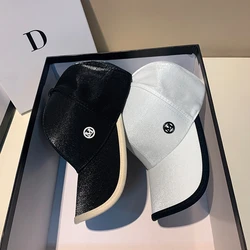 Satynowa marka damska czapka z daszkiem prosta lekka luksusowa moda letnie czapki z daszkiem wiosną i jesienią wszechstronny podróżny kapelusz przeciwsłoneczny