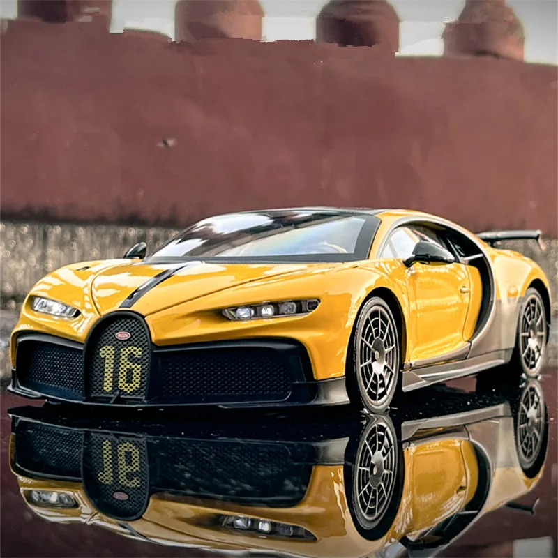 

1:18 BUGATTI Chiron PUR SPORT Alloy Sports Model Diecasts Metal Racing Super Car Model Sound and Light Simulation Kids Toys Gift