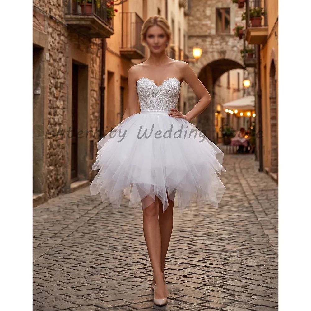 White Short Wedding Dress Sweetheart Strapless Lace Bodice Irregular Tulle Skirt Mini Bridal Gown