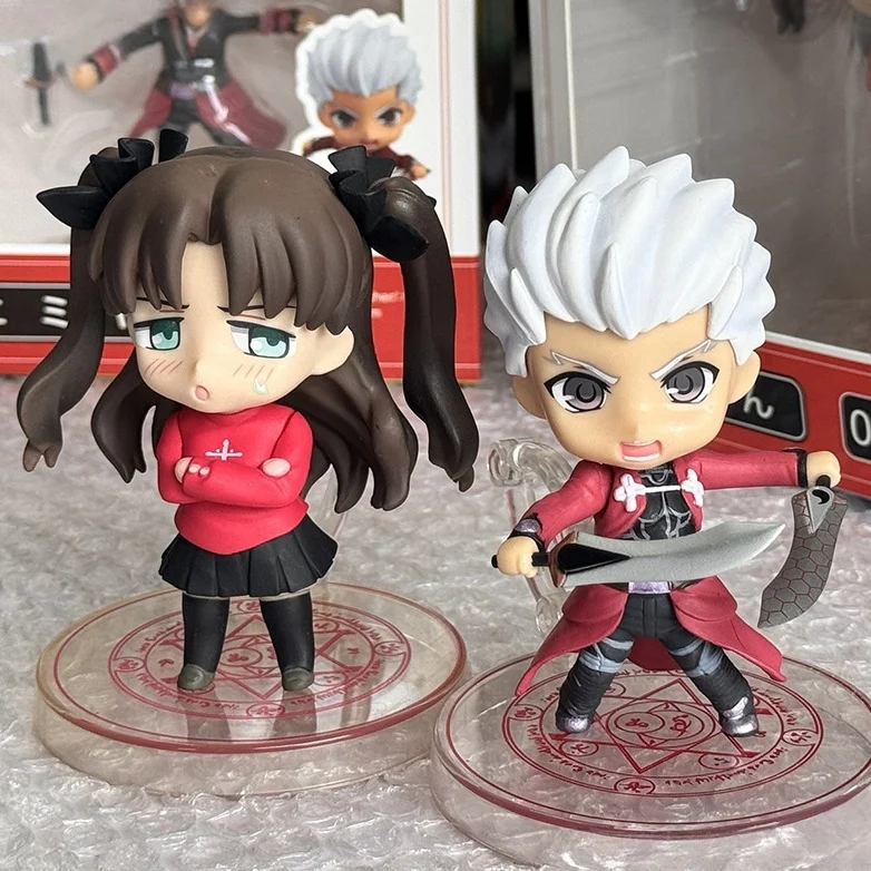 Figura de Anime Fate Stay Night Tohsaka Rin y Red Archer, modelo de acción de 10cm, colección de estatuas, decoración de escritorio, juguete de regalo