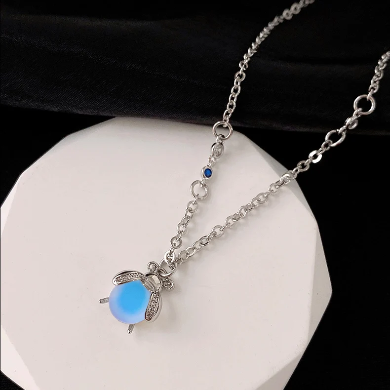 2022 New Fashion Trendy Firefly Pendant Necklace Colorful Personality Moonstone Holiday Party Clavicle Chain Female Gifts