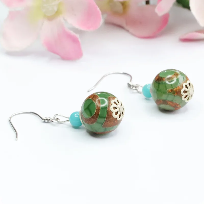 

Серьги-крючки из серебра S925 с инкрустацией дзи из агата в этническом стиле