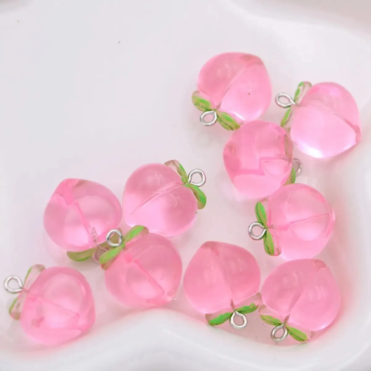 10 pendentifs miniatures 3D en forme de pêche rose, breloques de fruits simulés pour la fabrication de bracelets, boucles d'oreilles, porte-clés et bijoux DIY