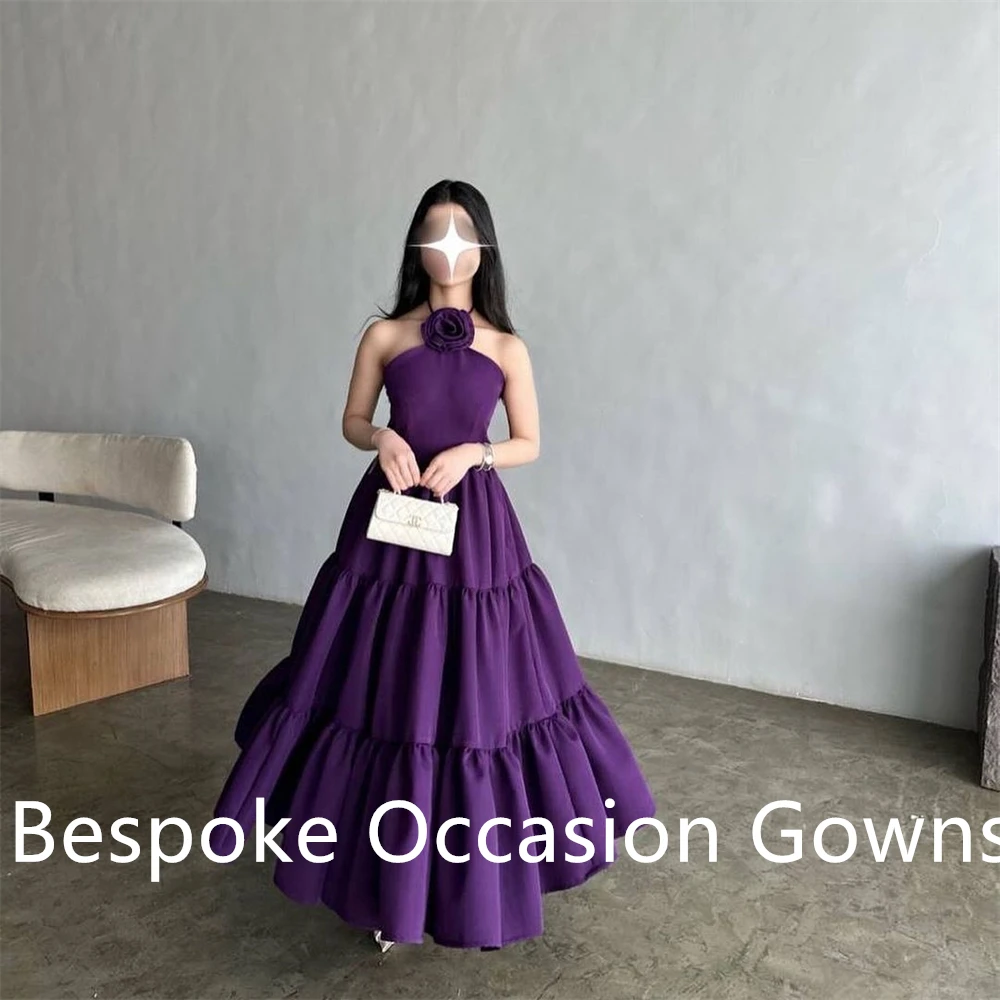 Maßgeschneidertes, temperamentvolles, lila Chiffon-Abendkleid, hochwertiges Neckholder-ärmelloses Blumenkleid mit Rüschen, maßgeschneiderte Anlasskleider