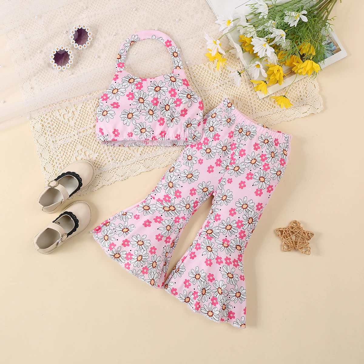 2-piece set of fashionable and casual flower printed hanging neck short top and flared pants for baby girls in summer