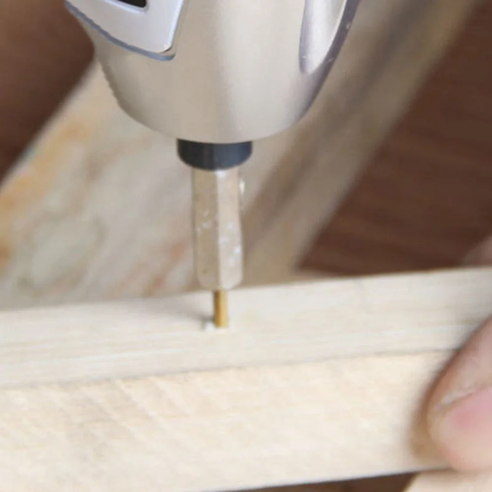 この 5 ピース六角シャンク ビット セットで効率的な穴あけが可能で、ほとんどの電動工具と互換性があり、金属や木材に使用できます。