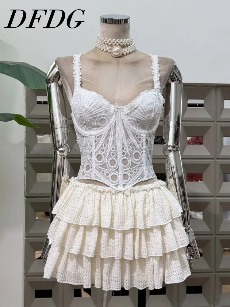 

DFDG 2025 г., весна-лето, женская дизайнерская кружевная майка с вырезом «рыбий кости», топ с галстуком, многоуровневая юбка, комплект из 2 предметов, минималистичный комплект