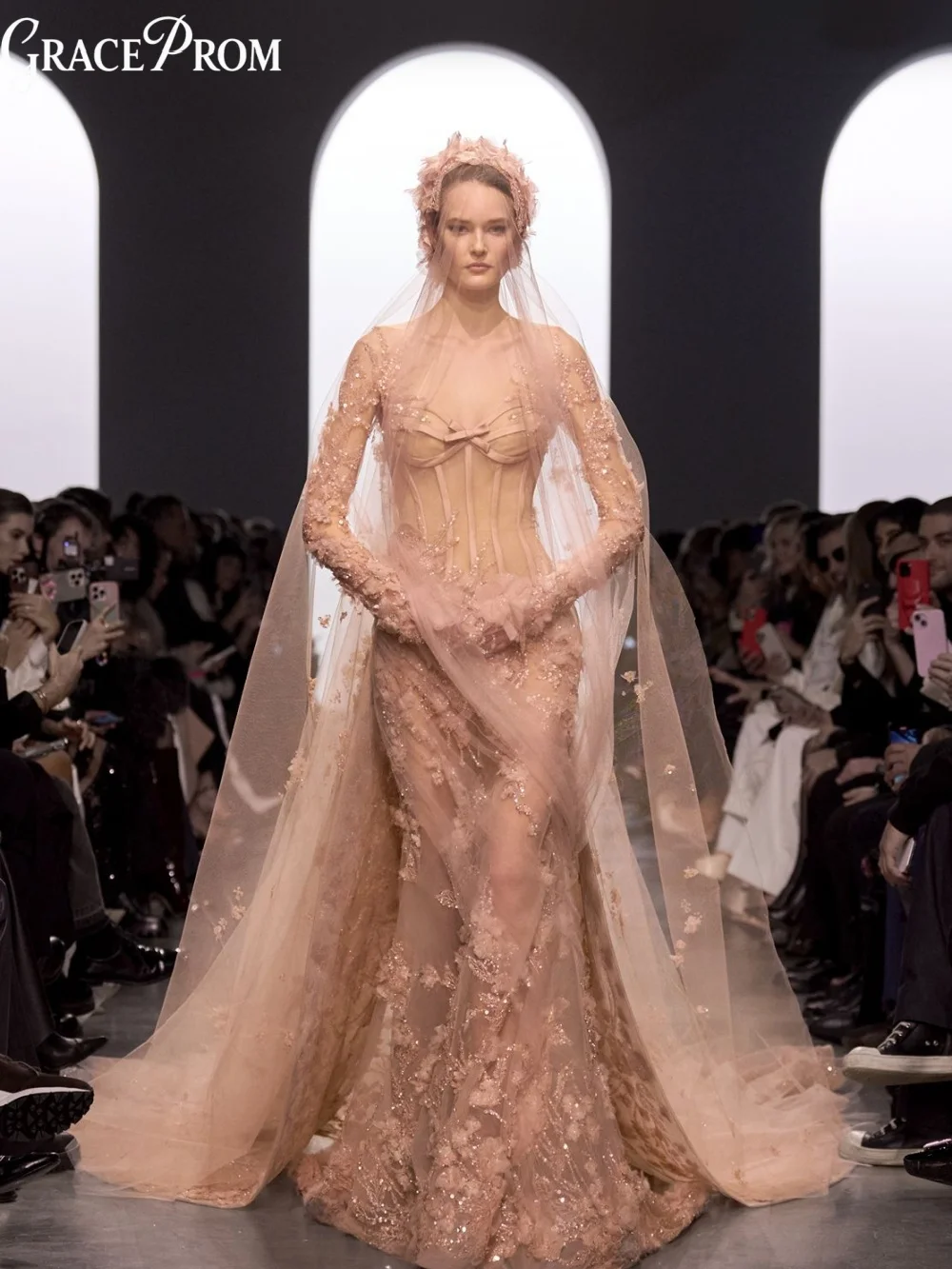 Vestido de Fiesta Elegante con Apliques de Encaje y Cuentas, Corsé Estructurado de Malla Transparente, Corte Evase, Sin Velo, Vestido de Noche para Invitadas de Boda