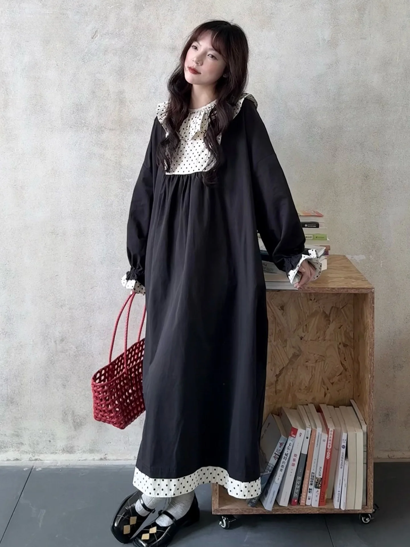 

Land And Mountain Island Hepburn Style Polka Dot Splicing Versatile Wide Version Doll Collar Long Dress Little Black Dress