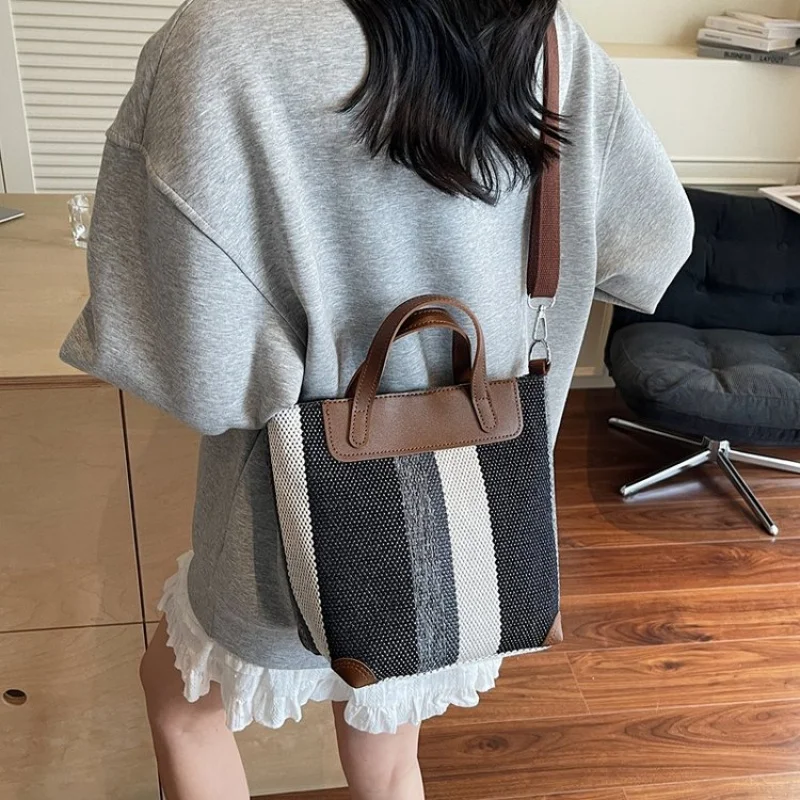 

Stylish Leisure Business Messenger Purse For Women Shopper Bag Large Capacity Commuter Trendy Designer Chic