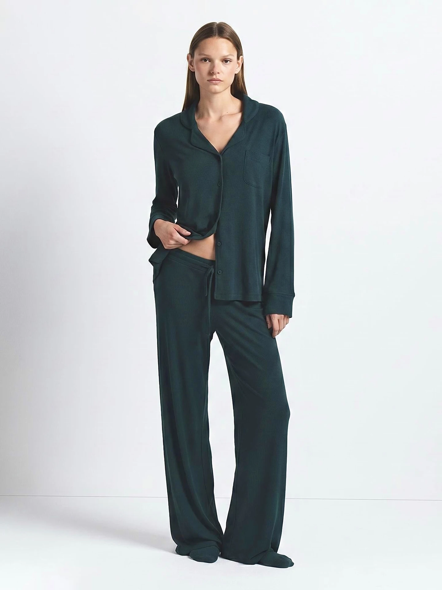 

New Stock Kardashian Ski Dark Green Large Elasticity Skin-friendly Comfortable Home Clothes V-neck Modal Sleepwear Set