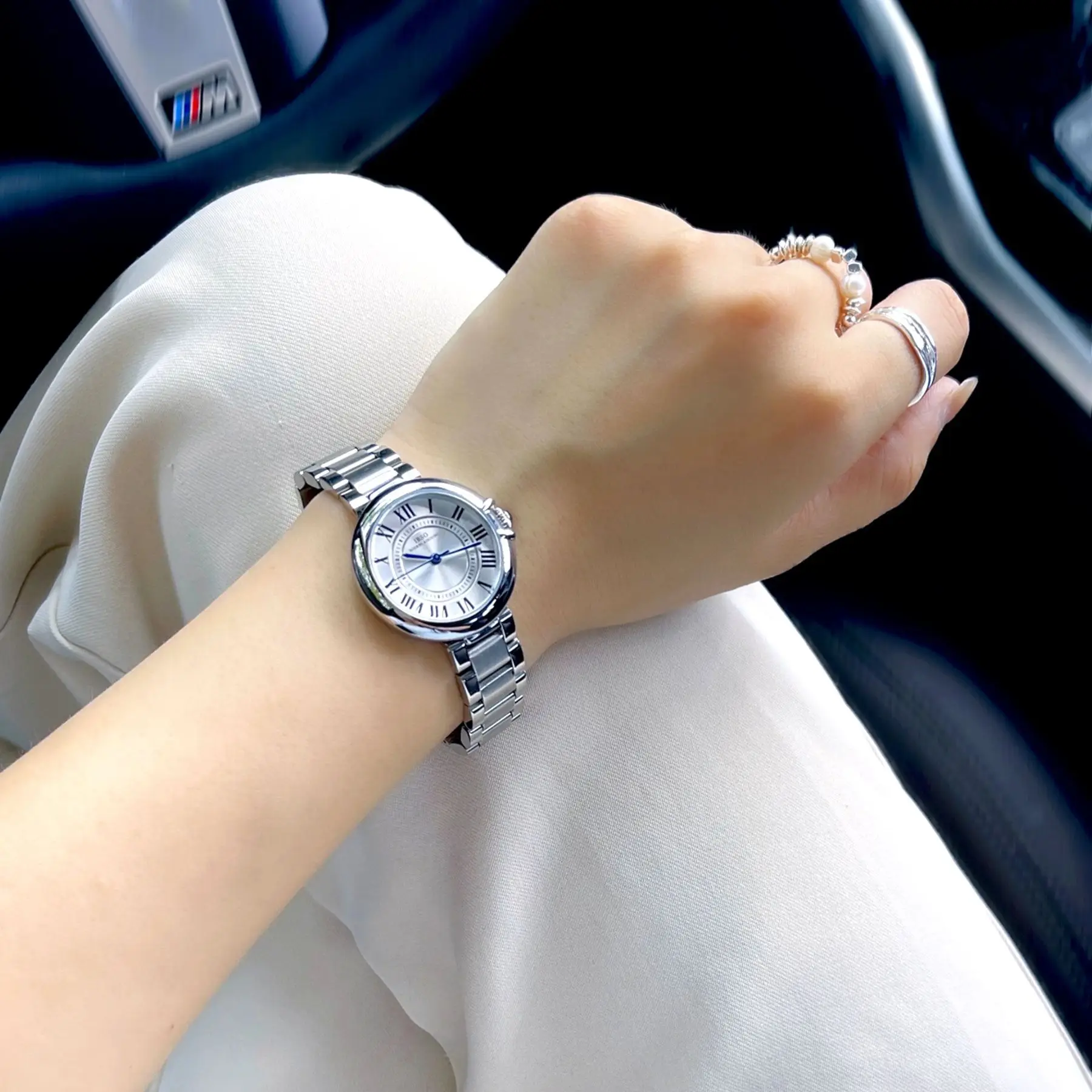 Neue modische Damenuhr aus Edelstahl mit Quarzwerk (2025)، Luxuriöse und minimaltici Trenduhr За Damen، ملحقات Damen #3