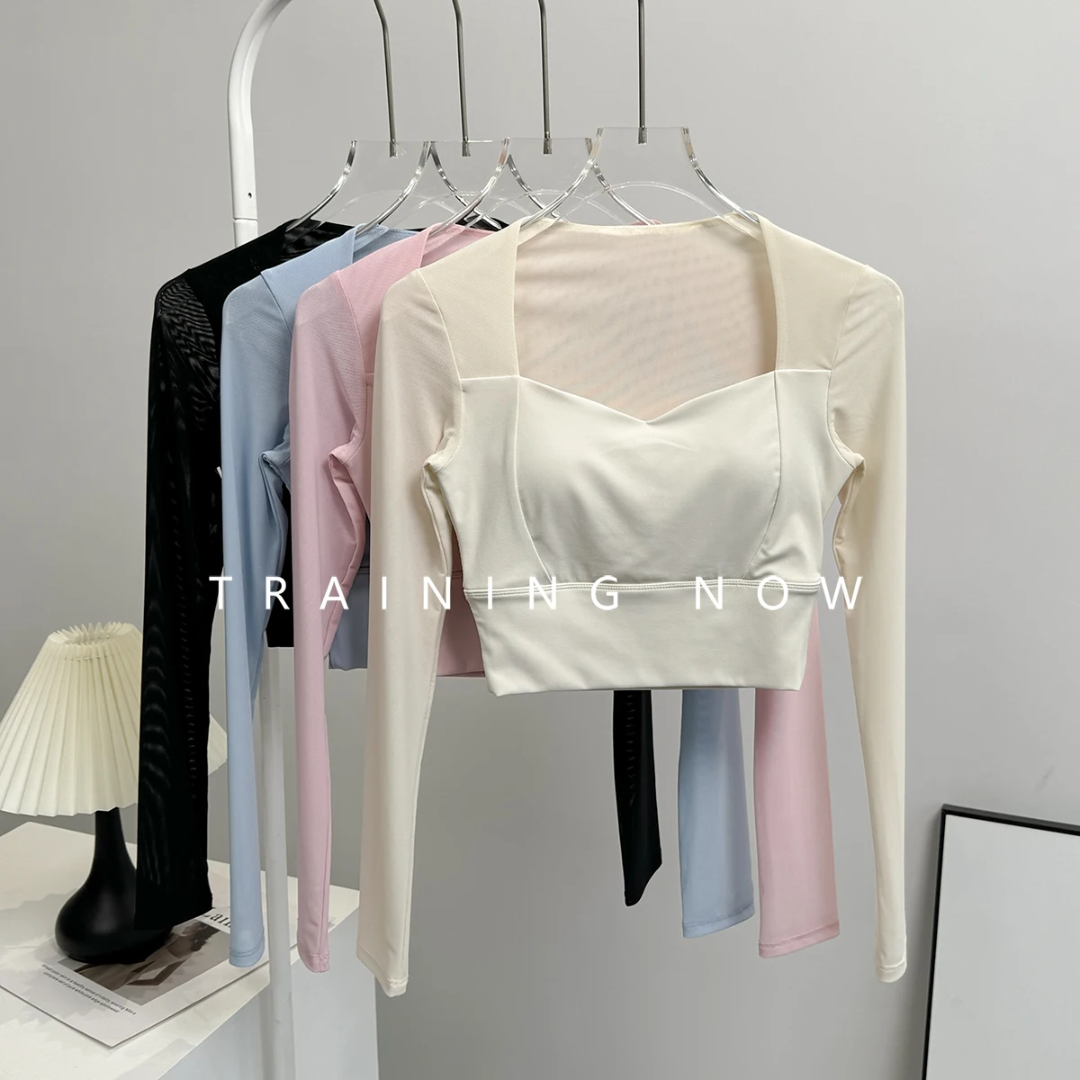 

Костюм для йоги с нагрудником для женщин с длинными рукавами на осень, тонкая одежда для пилатеса, быстросохнущая спортивная одежда для бега