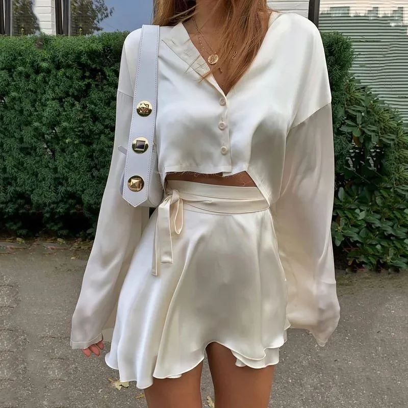 

2024 White Elegant Satin 2 Two Piece Set Women Lantern Long Sleeves Crop Tops Cardigan Sexy High Waist Mini Tennis Sports Skirts