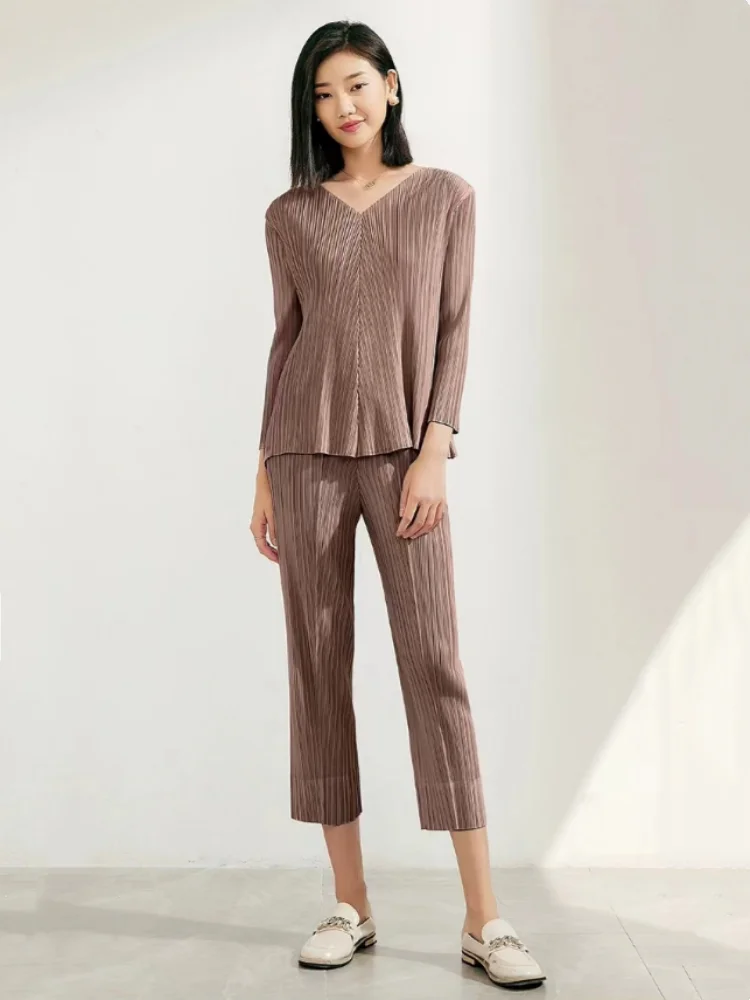 Miyake Spring/Summer New High-end Miyake Women's Pleated Loose V-Neck Long Sleeve T-Shirt Top Straight Leg Pants Casual Set